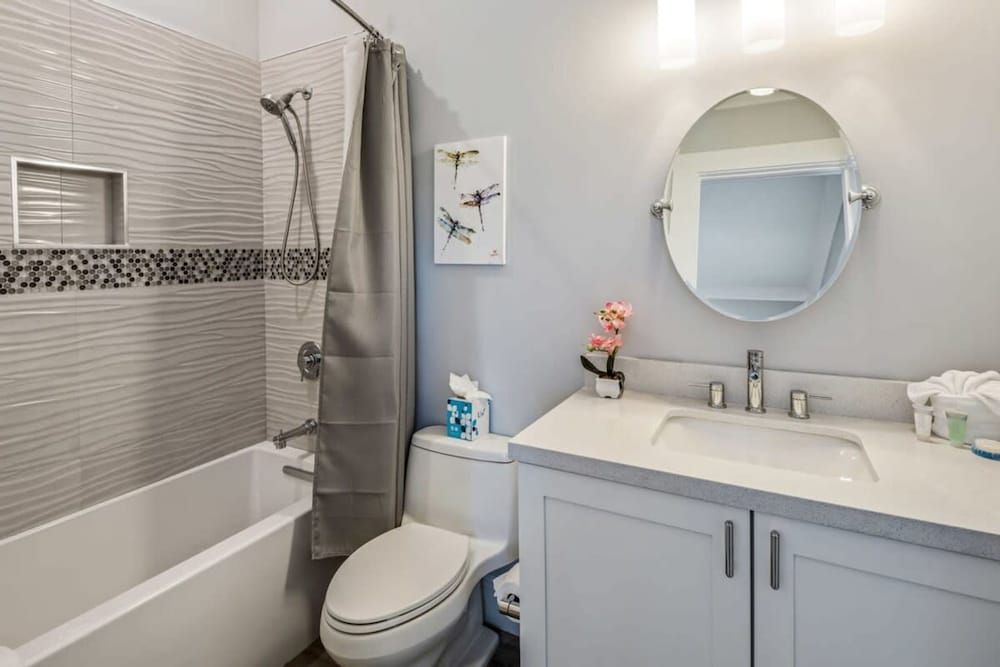 Spindrift House by Brightwild Huge Pool Dock House 25