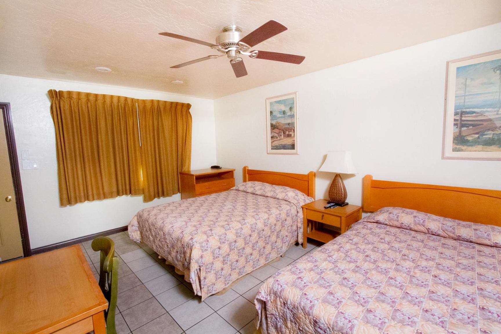 Queen Room with Two Queen Beds with Kitchenette
