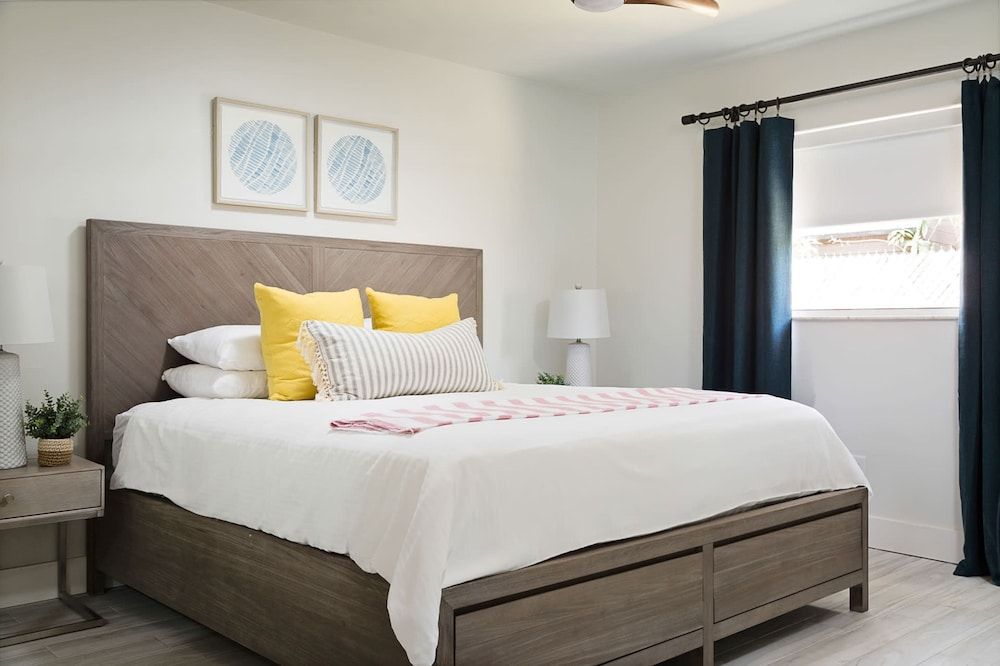 Stunning 2BR Suite, Just Steps to the Beach Apartment