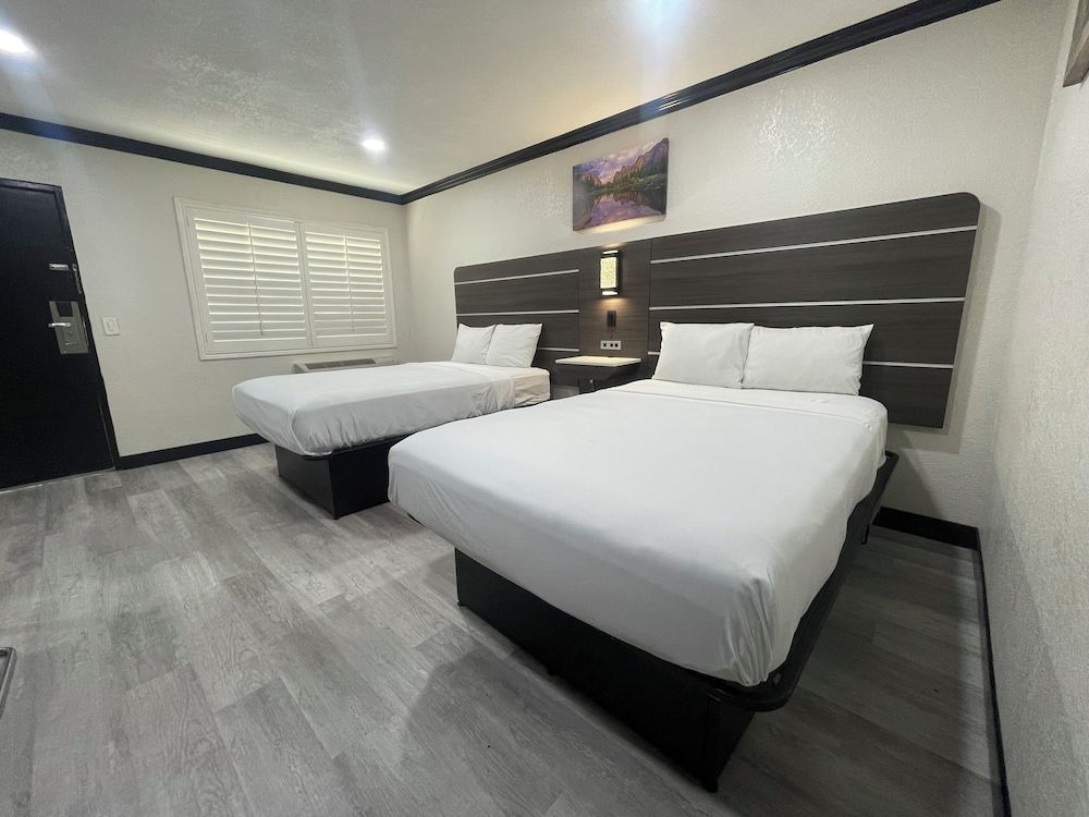 Escondido Lodge Superior Double Room, 2 Double Beds, Non Smoking, Microwave (Accessible) 2