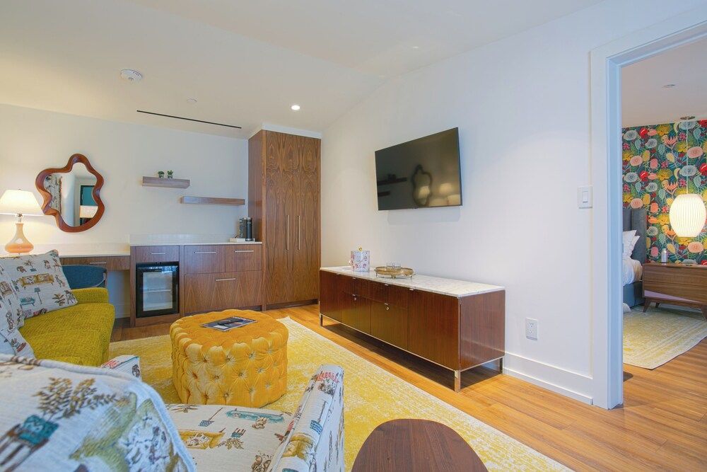 Interstate Inn King Suite, Accessible 4