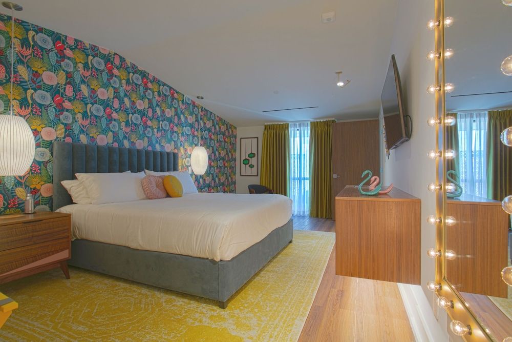 Interstate Inn King Suite, Accessible