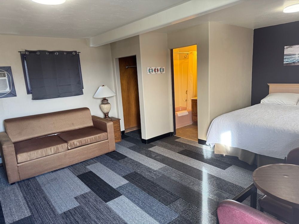 Rustic Lodge Comfort Single Room 6