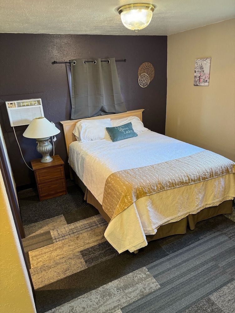 Rustic Lodge Comfort Single Room 3