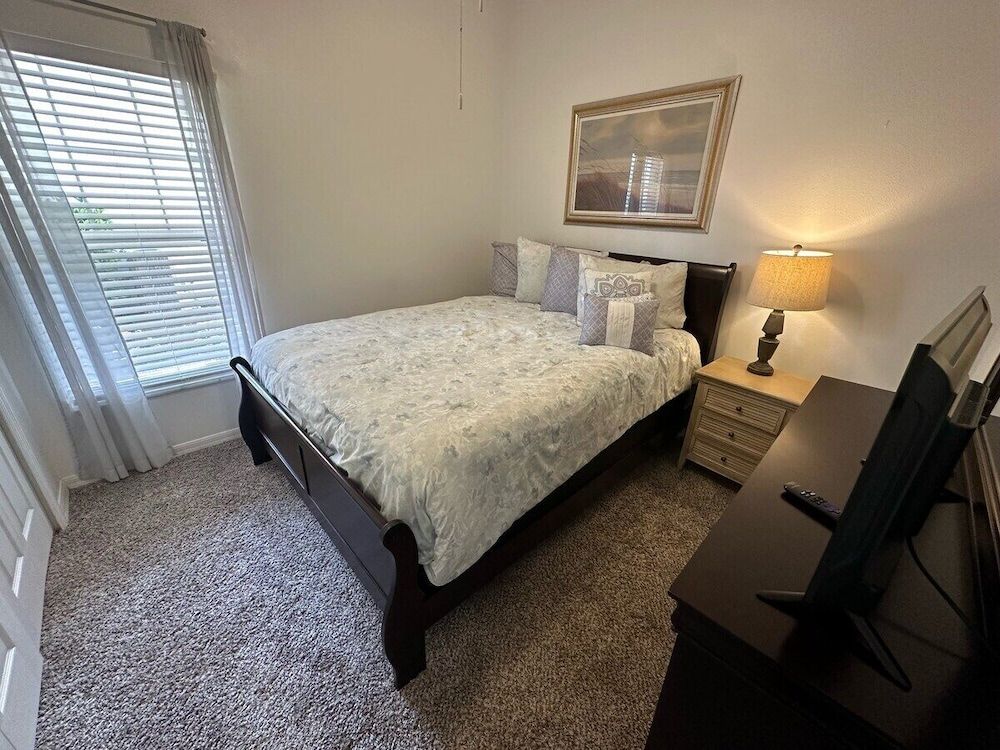 House, Multiple Beds, Pool Access, Pool View