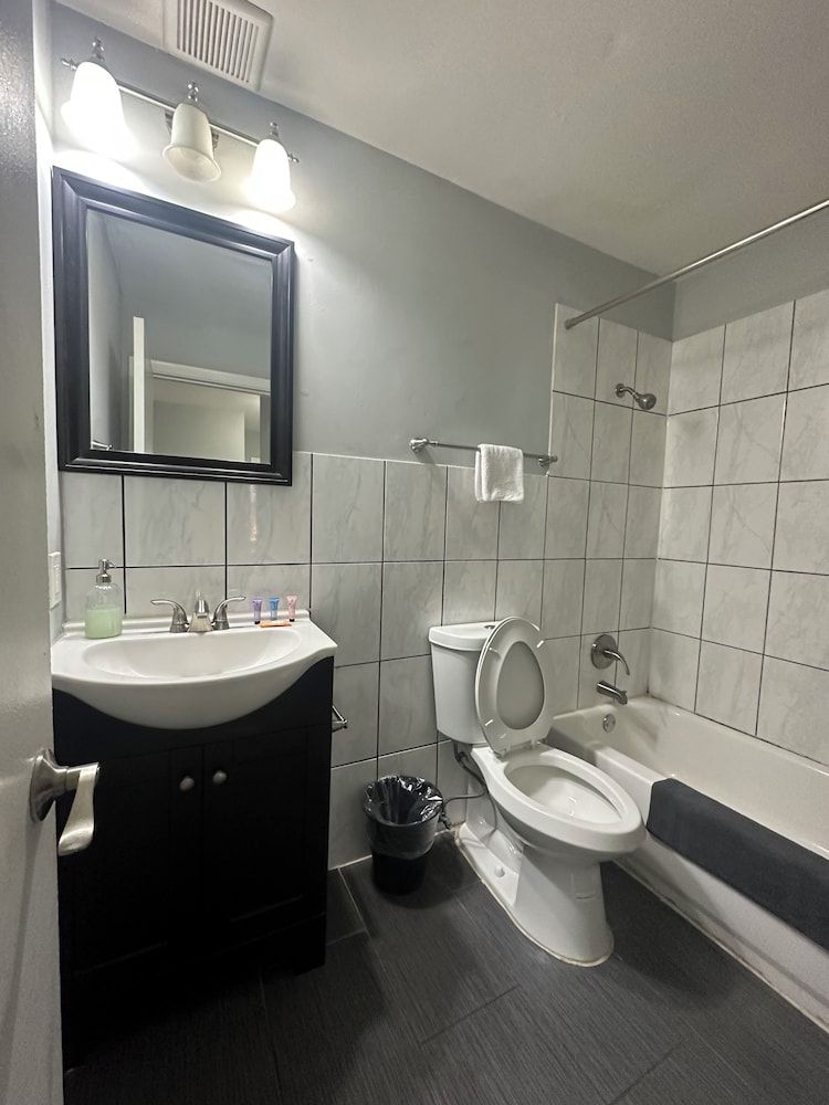 Basic Apartment, 1 Queen Bed, Non Smoking, Refrigerator