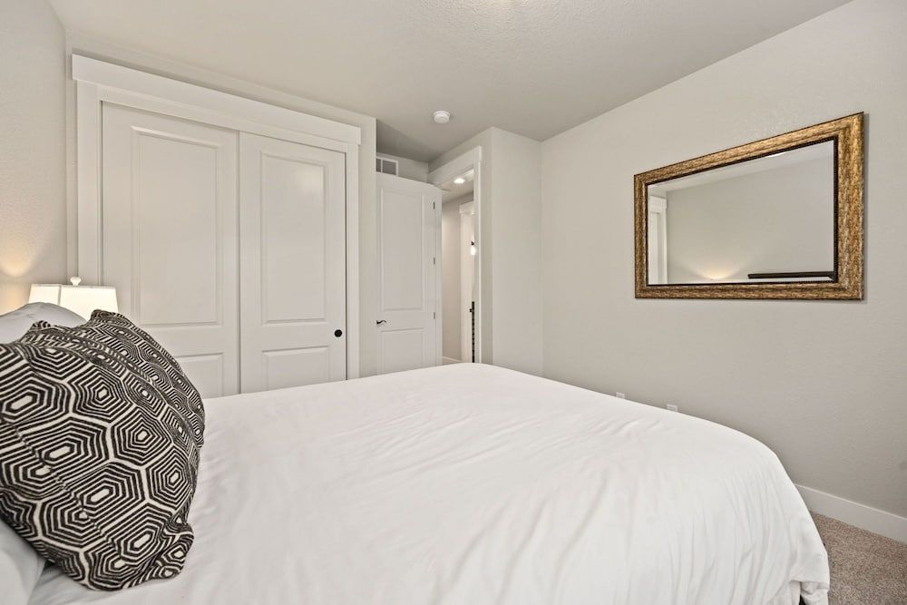 Townhome, Multiple Beds, Patio, Mountain View (1498 Harebell Street)