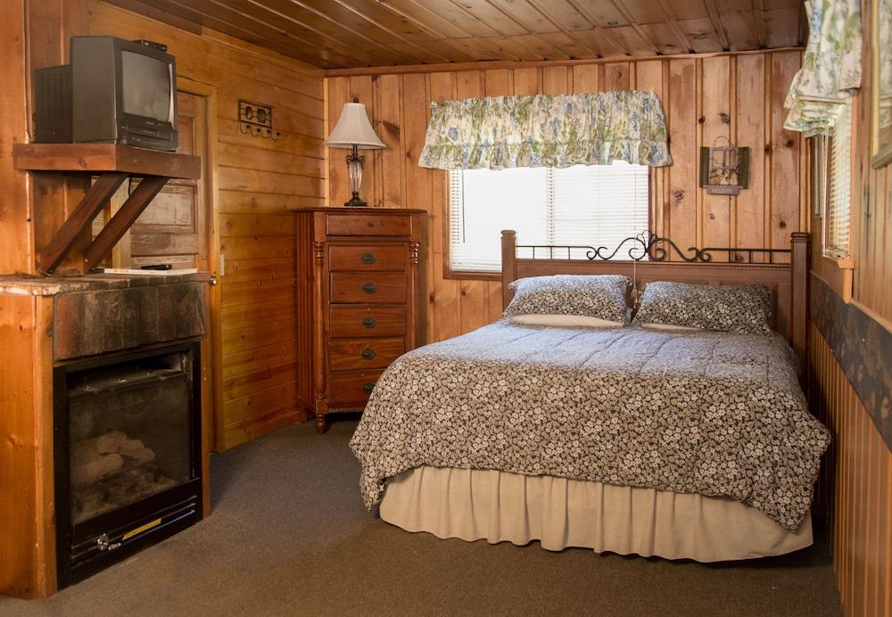 Cottage, 1 Queen Bed, Fireplace