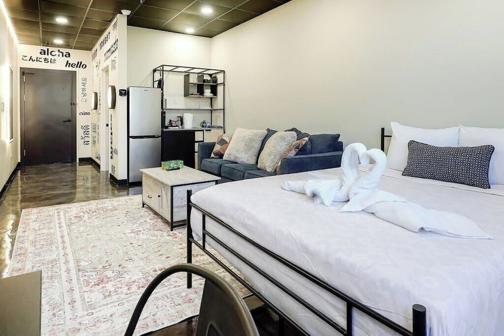 Studio, 1 Queen Bed with Sofa bed, Non Smoking, Kitchenette