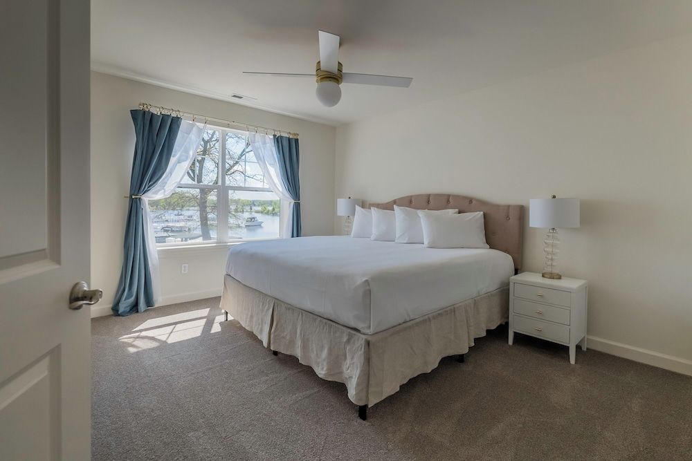 2708 Harbor Court House, Multiple Beds, Patio (2708 Harbor Court) 7