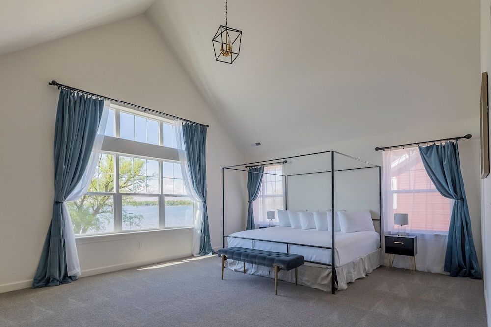 2708 Harbor Court House, Multiple Beds, Patio (2708 Harbor Court) 8