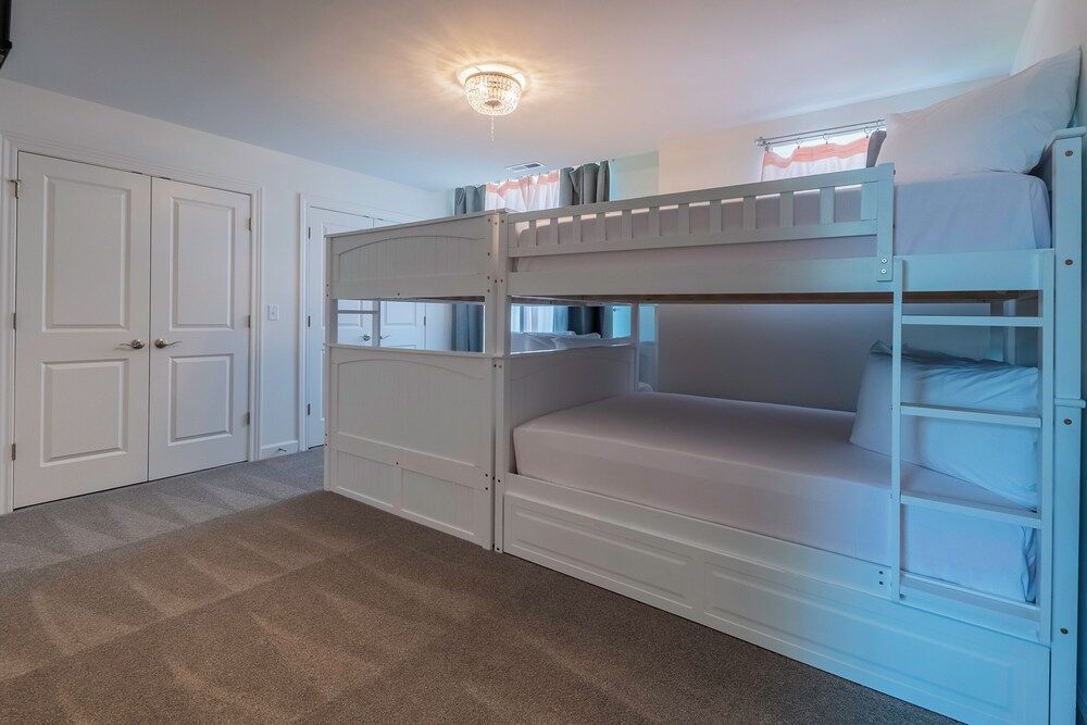 2708 Harbor Court House, Multiple Beds, Patio (2708 Harbor Court) 6