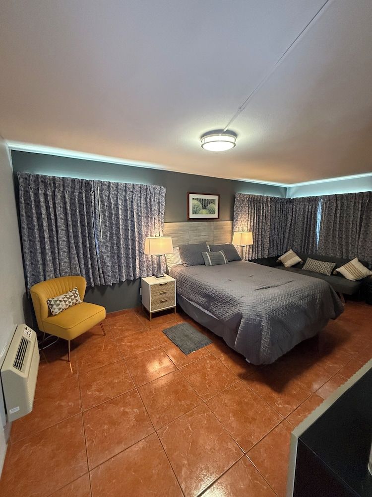 Rawls Motel Deluxe Studio, Balcony 8