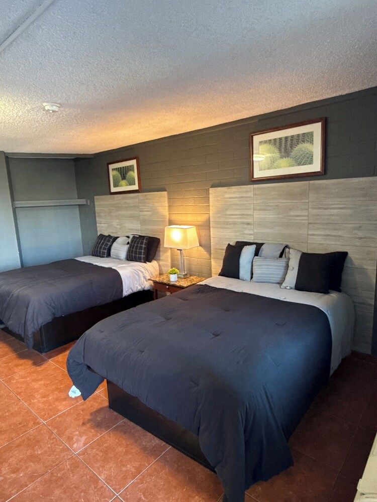 Rawls Motel Studio Queen Double Bed 2