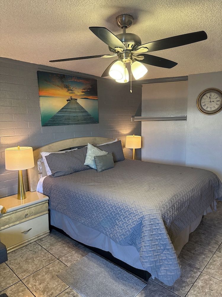 Rawls Motel Deluxe Studio, Balcony 4