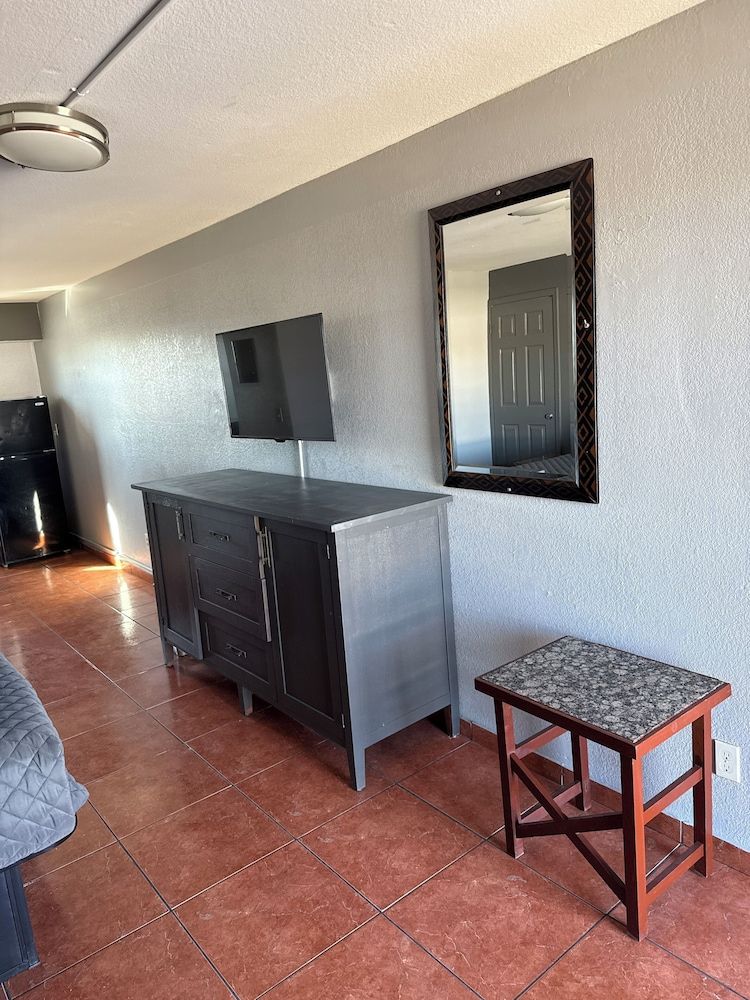 Rawls Motel Deluxe Single Room 5