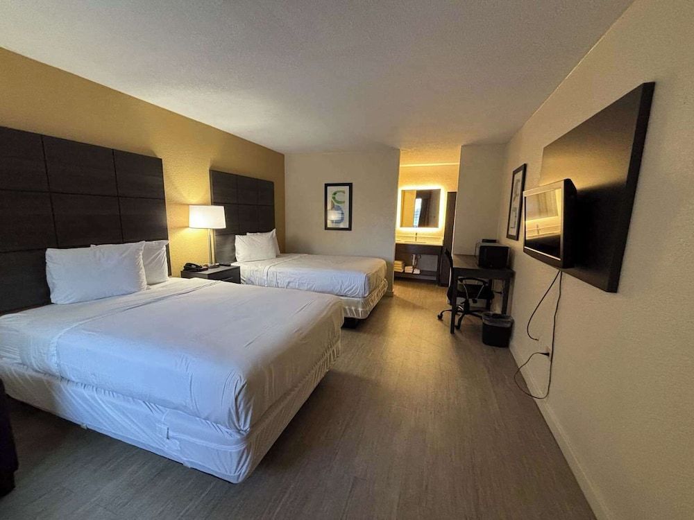 Standard Suite, 2 Double Beds, Non Smoking
