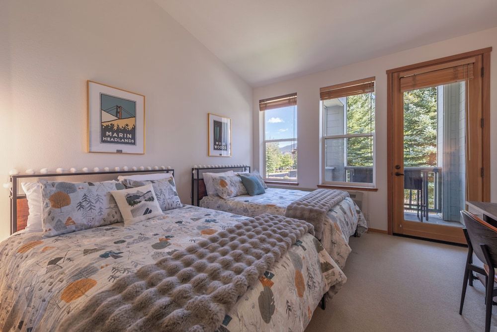 Condo, 2 Bedrooms, Mountain View, Mountainside