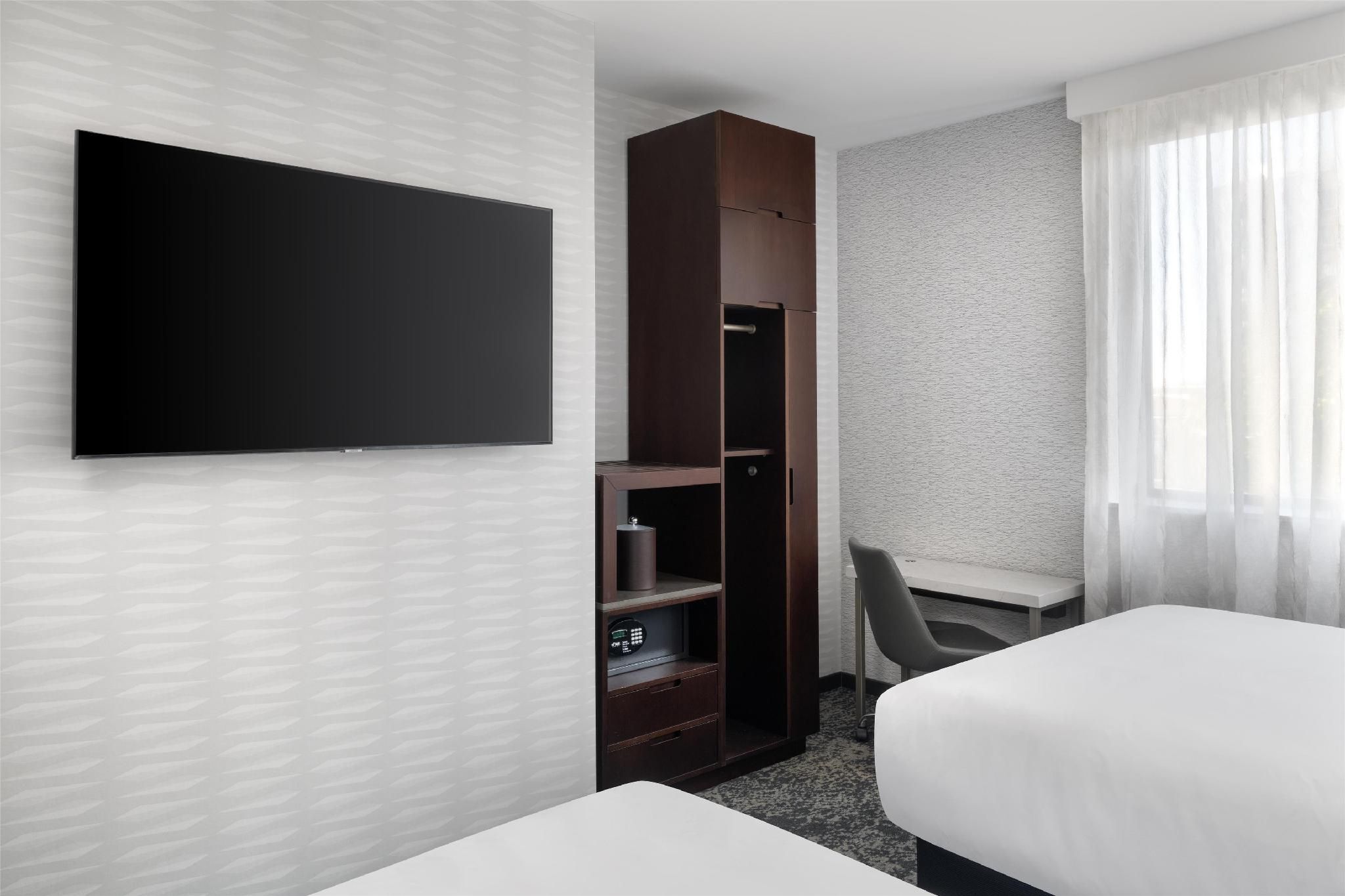 2 Dbl Mobility Access W/ Ri Shwr