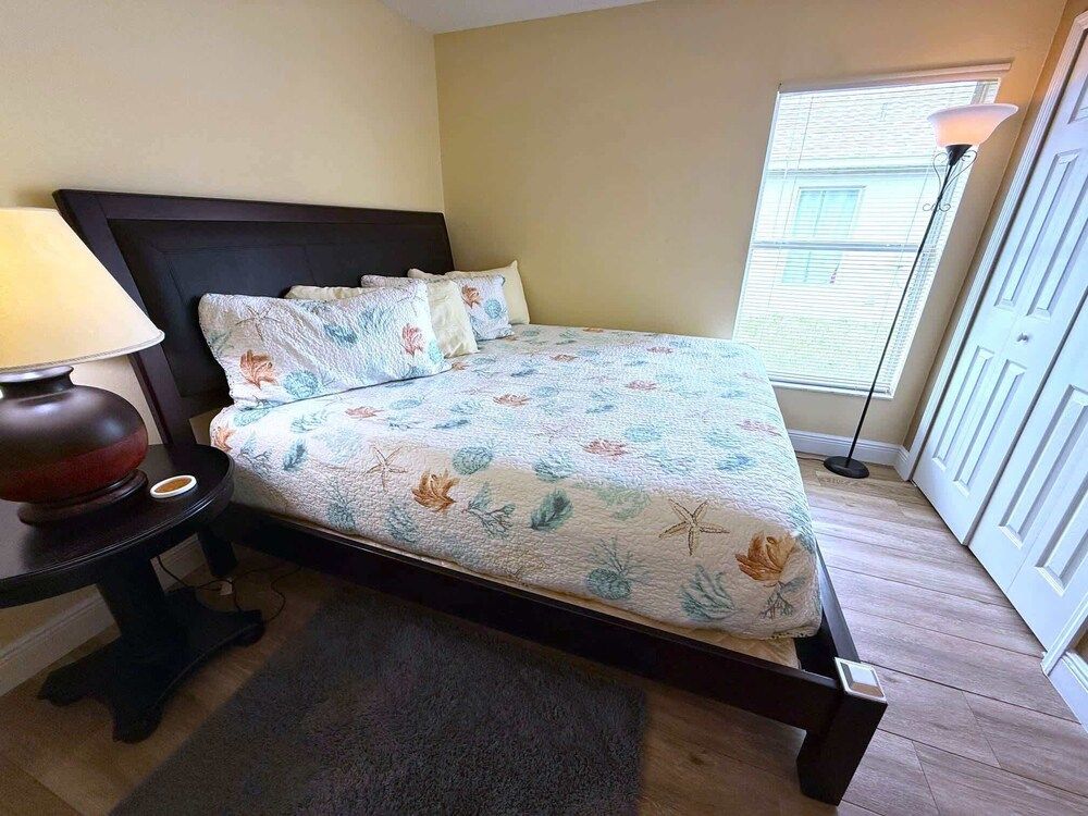House, Multiple Beds, Pool Access, Pool View