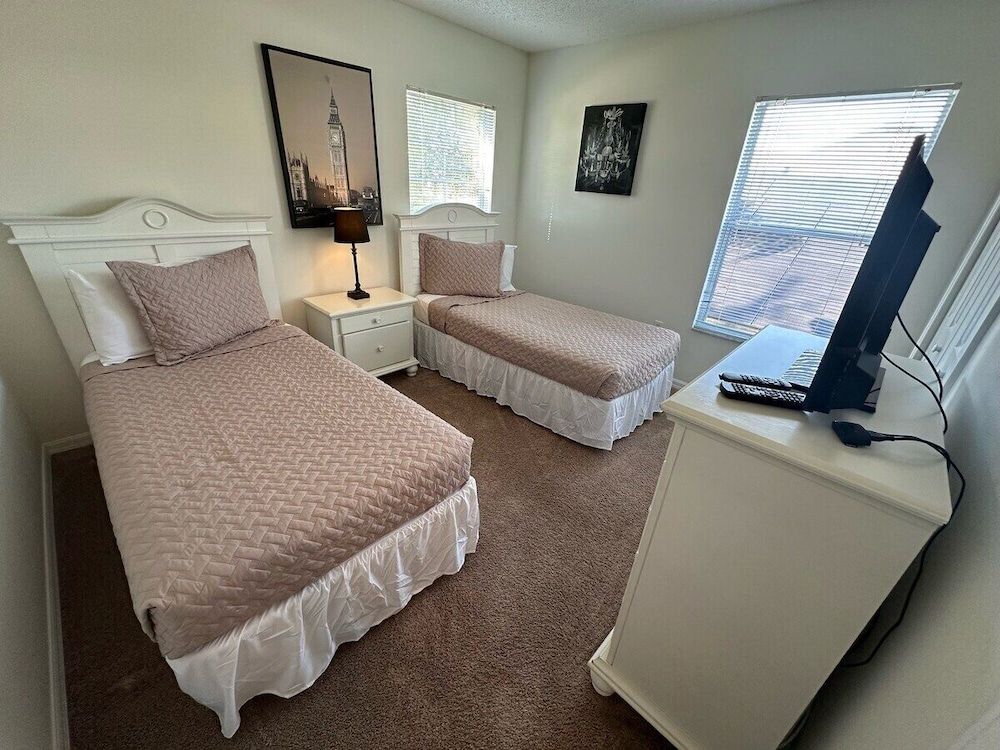 House, Multiple Beds, Pool Access, Pool View