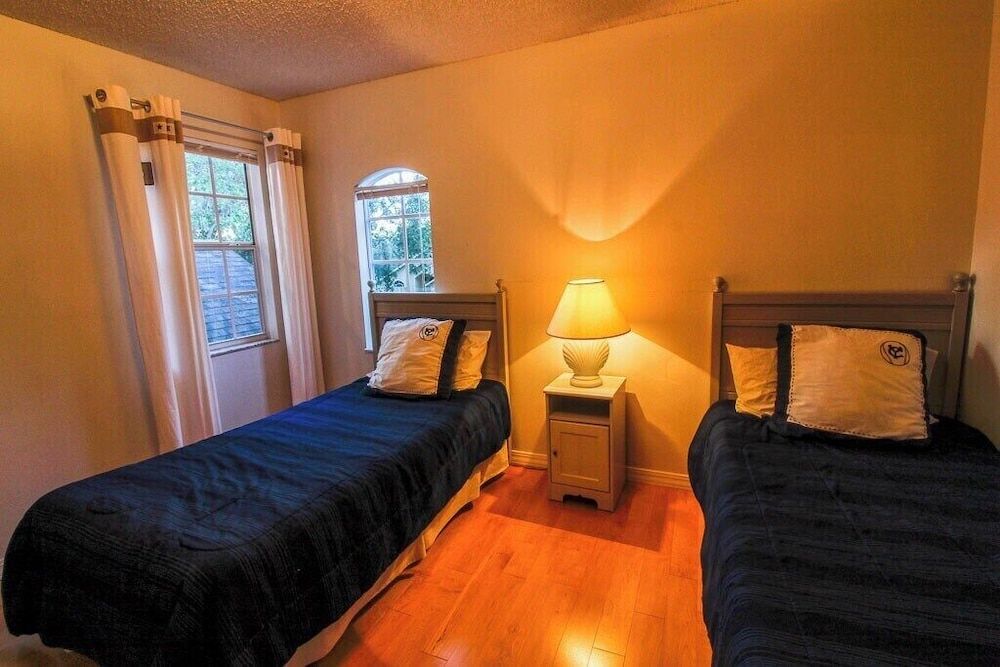 House, Multiple Beds, Pool Access, Pool View