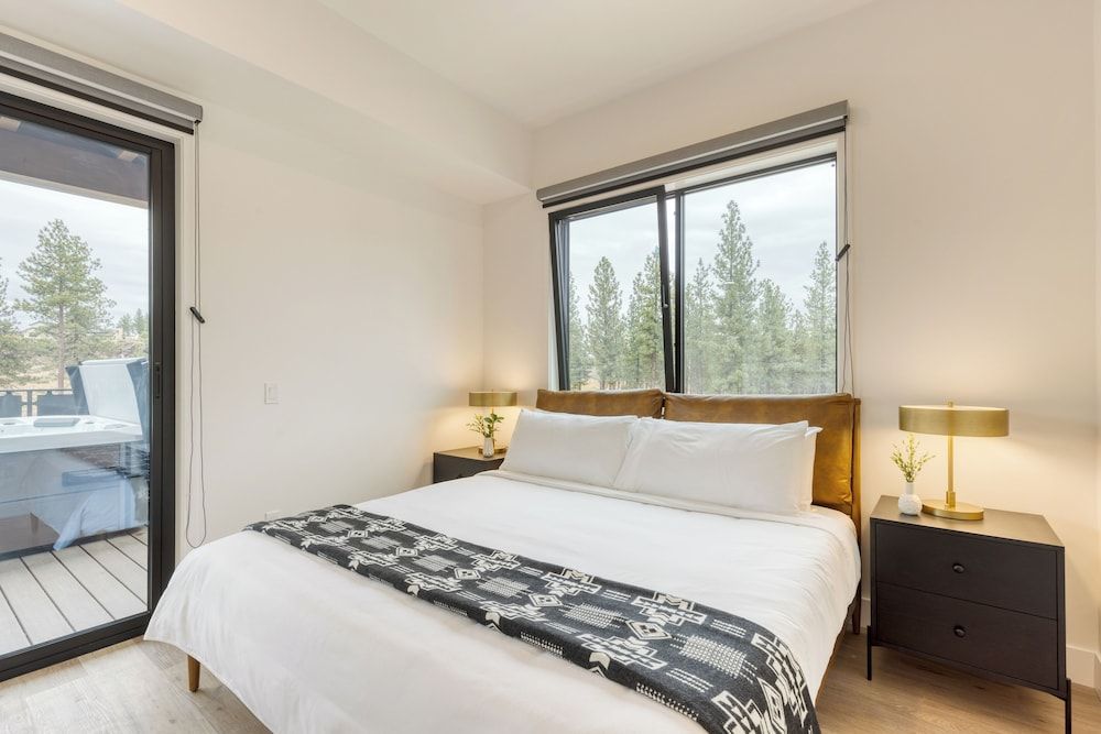 The Aerie Suites by AvantStay – Modern Comfort with Mountain Views Apartment, Patio 4