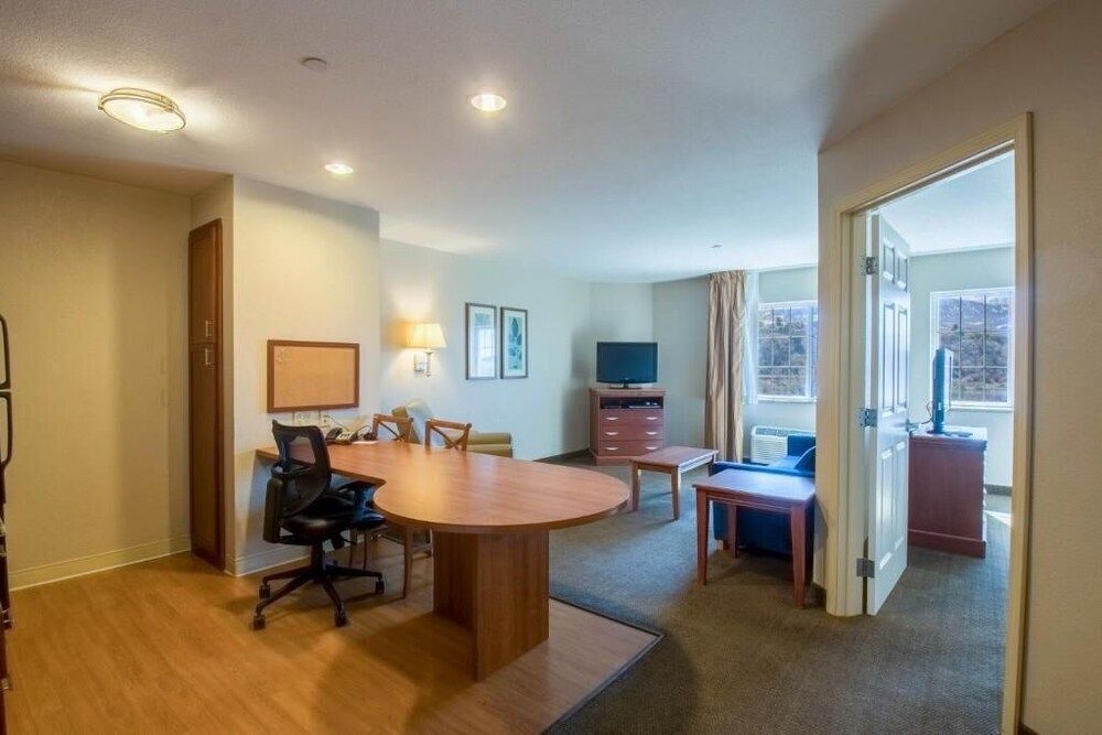 Western Slope suites Studio Suite, 1 King Bed with Sofa bed, Mobility Accessible 5