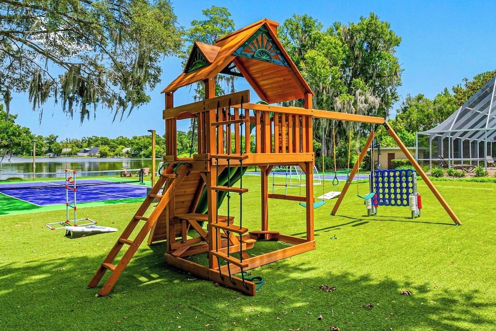 Exquisite Villa With Pool&games- 18 Guests