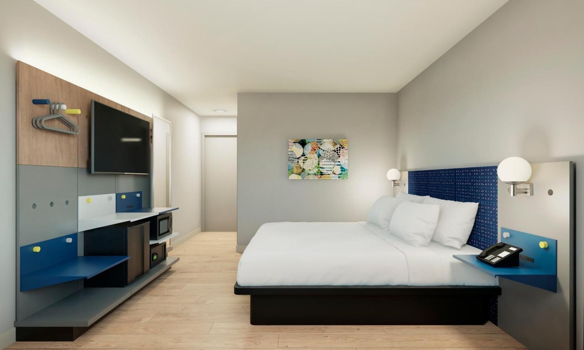 1 King Bed, Mobility Accessible Suite, Roll-In Shower, Non-Smoking