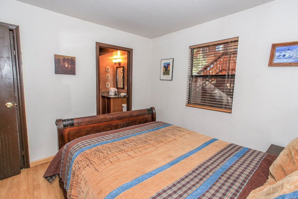 House, Multiple Beds, Hot Tub, Mountain View