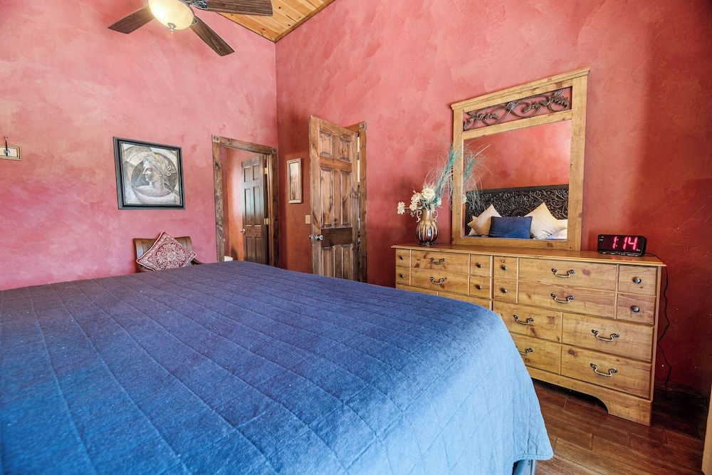 House, Multiple Beds, Hot Tub, Mountain View