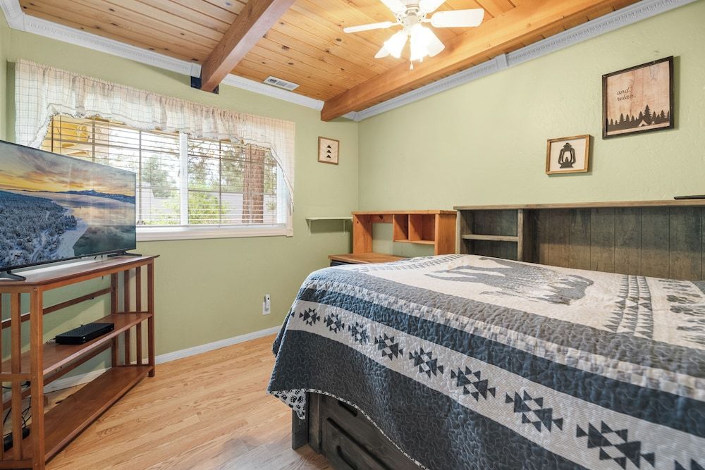 House, Multiple Beds, Hot Tub, Mountain View