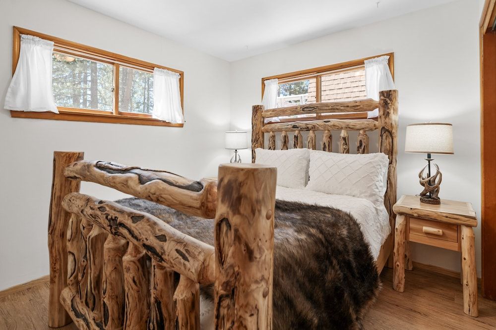 Cabin, 2 Queen Beds, Hot Tub, Mountain View