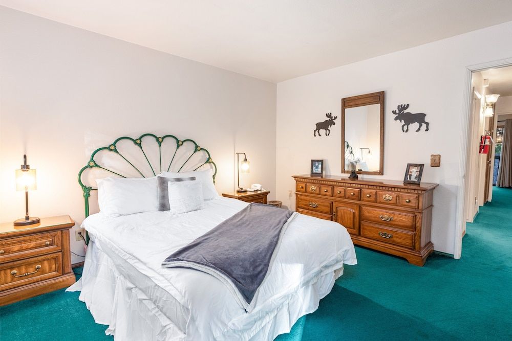 Cabin, Multiple Beds, Patio, Mountain View