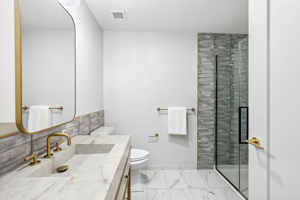 The Selby Luxury Studio Suite 4