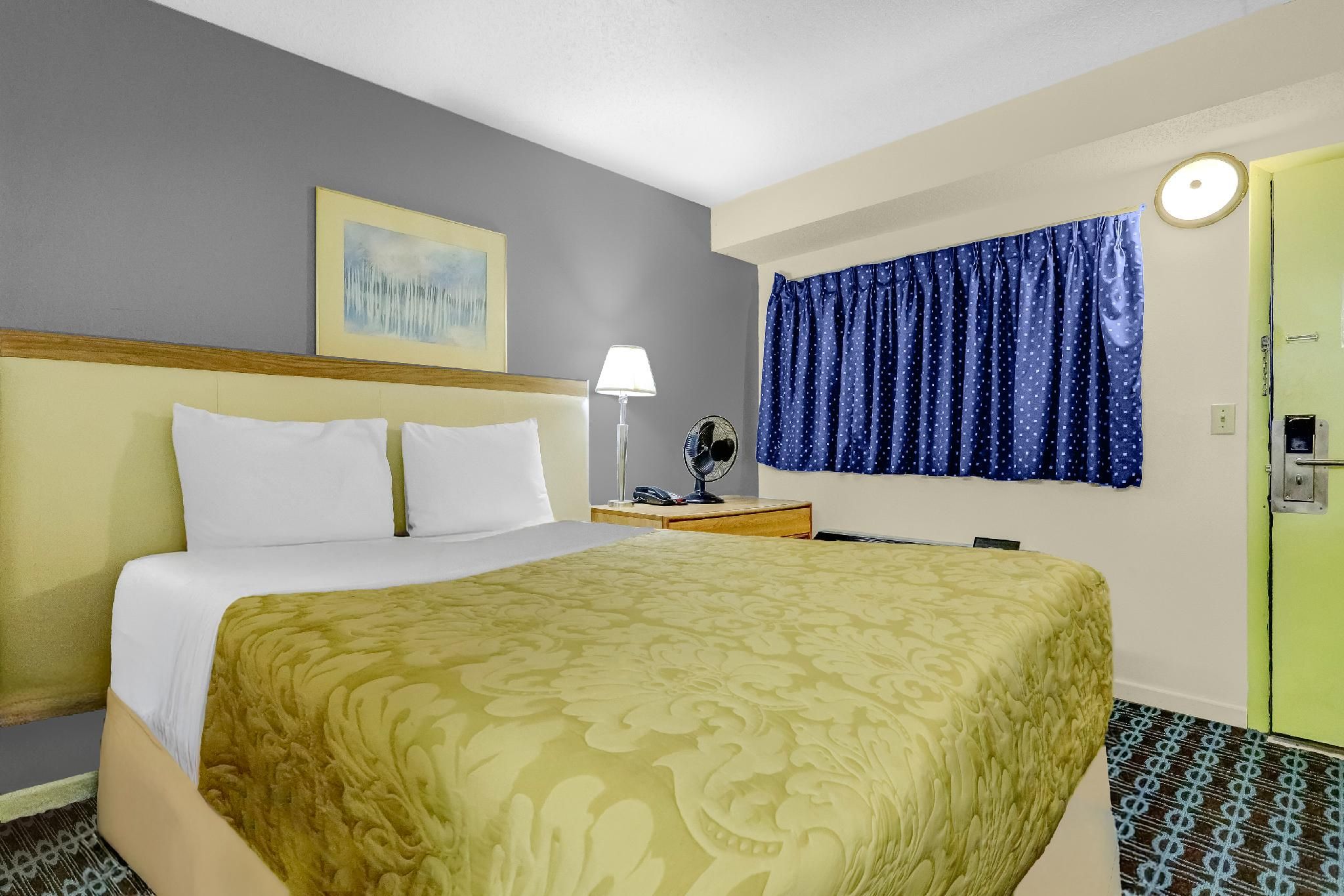 Queen Bed Non-Smoking