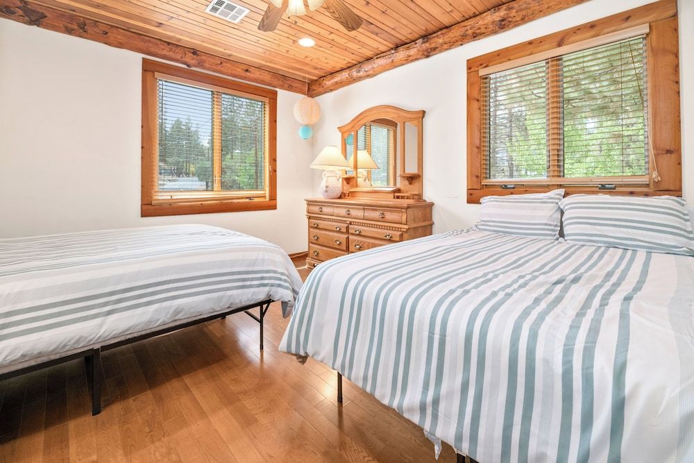 House, Multiple Beds, Patio, Mountain View