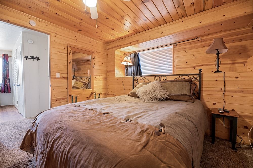House, Multiple Beds, Hot Tub, Mountain View