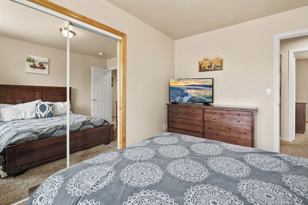House, Multiple Beds, Patio, Mountain View