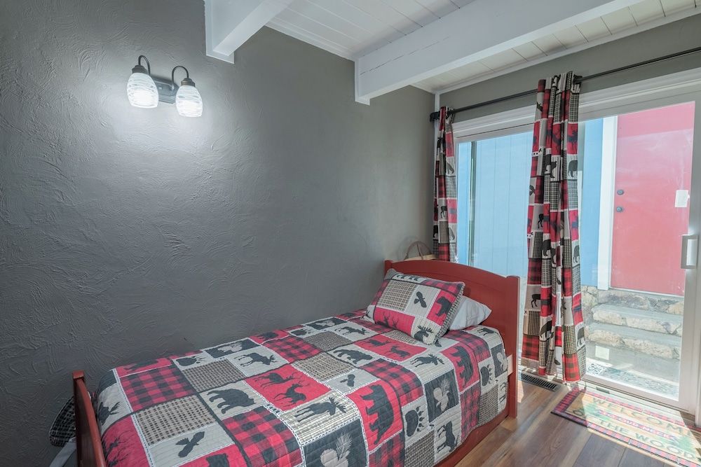 Cabin, Multiple Beds, Patio, Mountain View