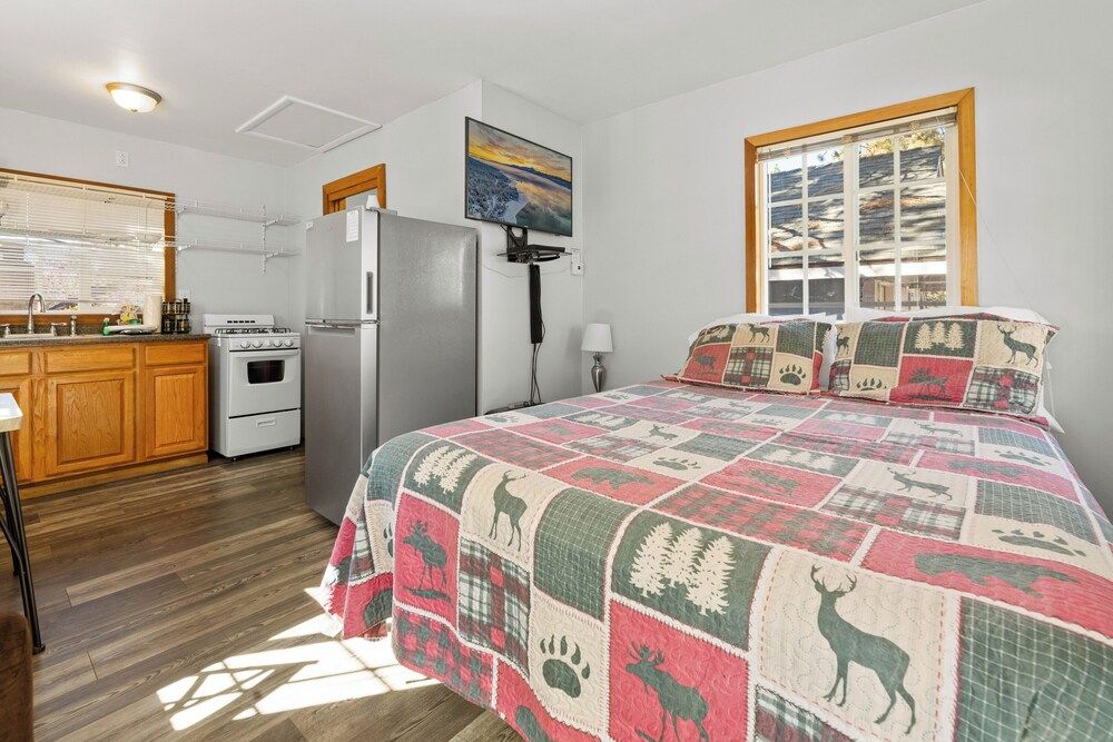 House, 1 Queen Bed, Patio, Mountain View