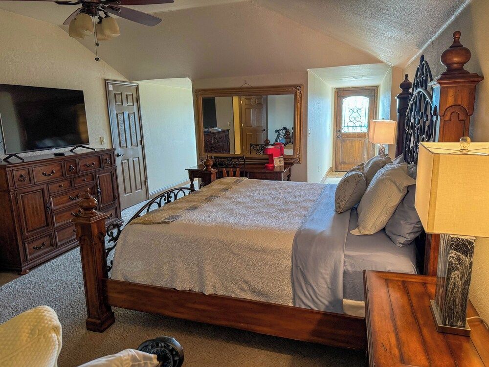 Bliss On The River Family Suite, River View 3