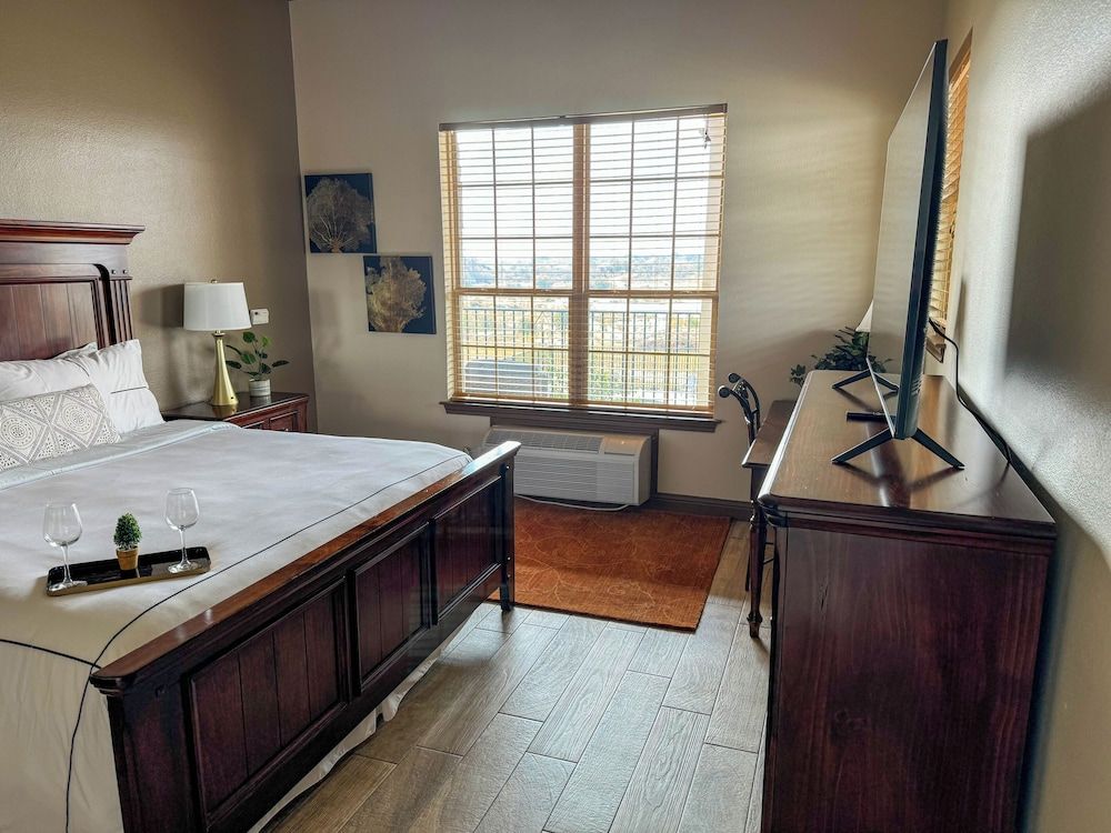 Bliss On The River Double Room, River View 13