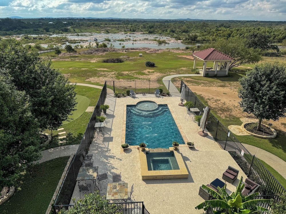 Bliss On The River Family Suite, River View 9