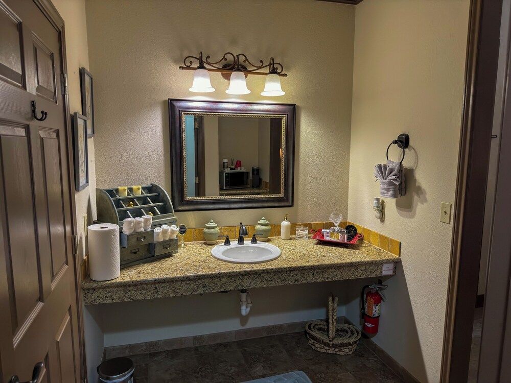 Bliss On The River Double Room, River View 9