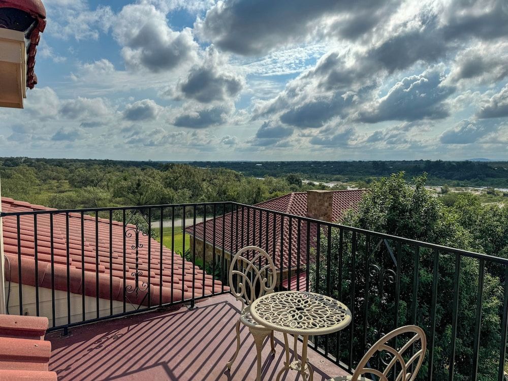 Bliss On The River Family Suite, River View 7