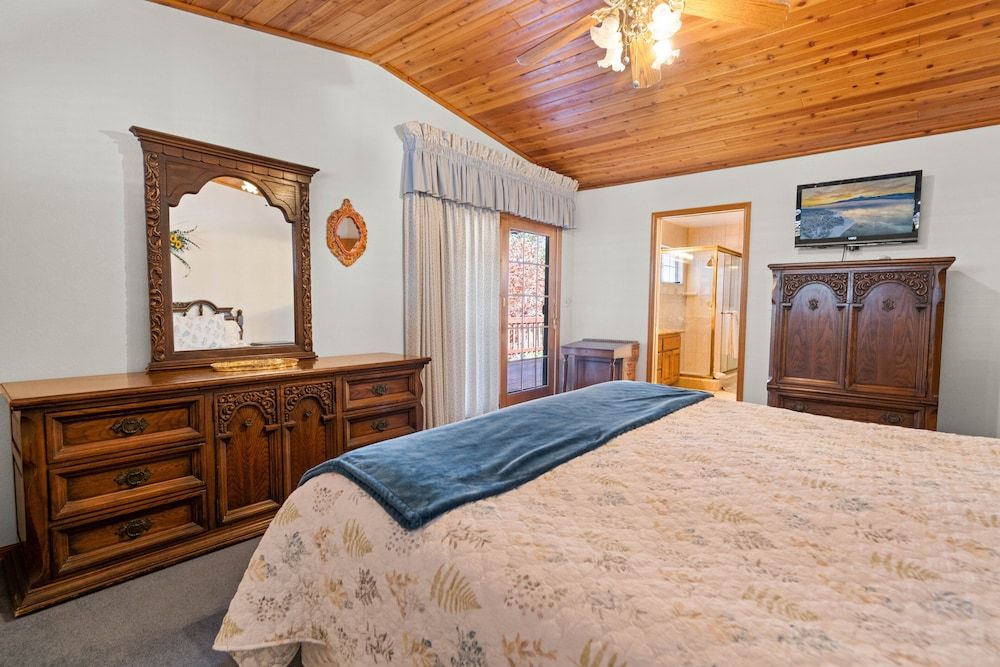 Cabin, Multiple Beds, Patio, Mountain View