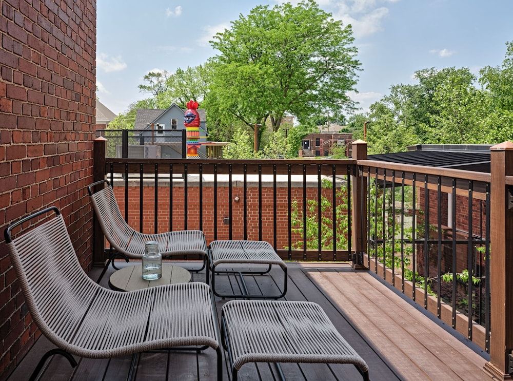 ALEO Luxury Suite, Balcony, Courtyard View 3