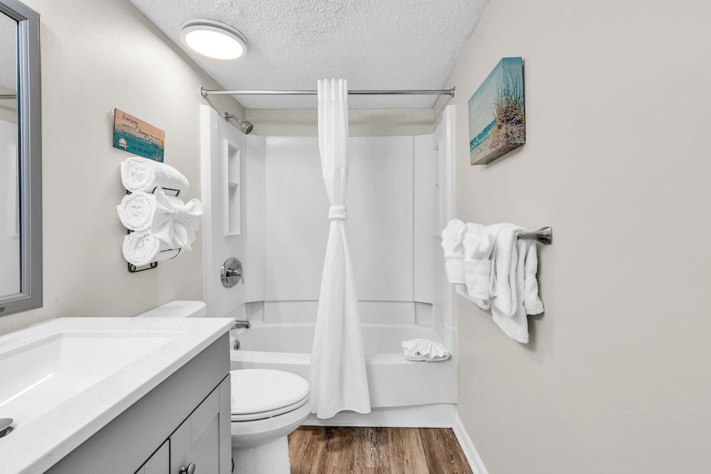 Bluewater Resort Condos Exclusive Condo, 2 Bedrooms, Balcony, Ocean View 15